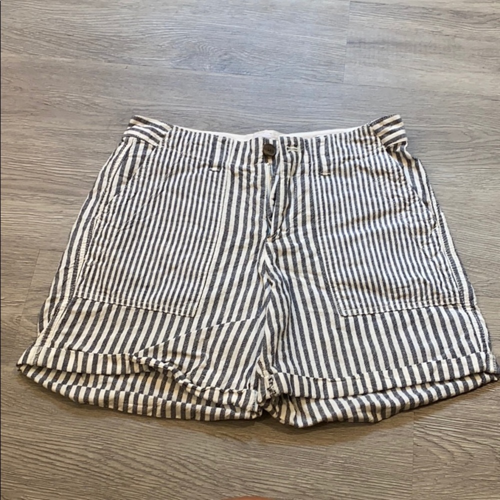 Women’s GAP White and Black striped Chino Shorts